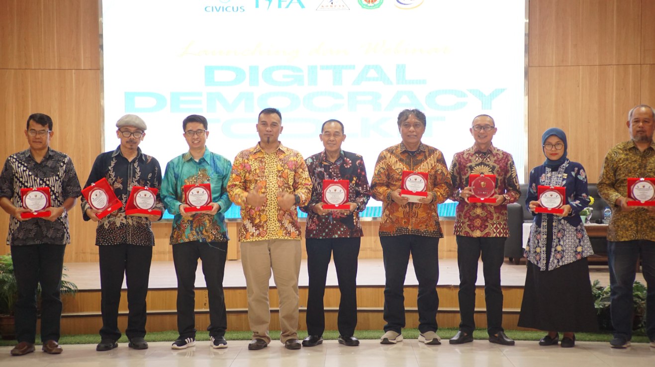 Uji Coba: Pelatihan Pertama LSM KOMPAS